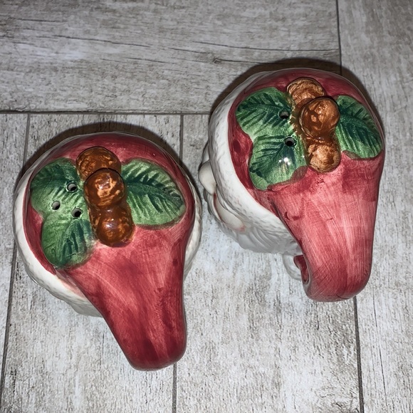 Holly Tree Santa head salt and pepper shakers - Picture 4 of 11